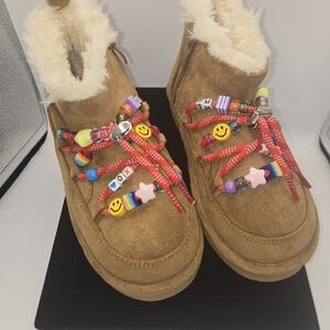 Steve Madden Brown Kids Shoes with Red Laces, Unk Sz, See Pics, Best Guess 4.5Y